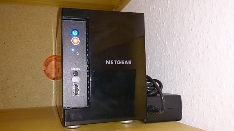 Datei:ReadyNAS102 frontview.jpg